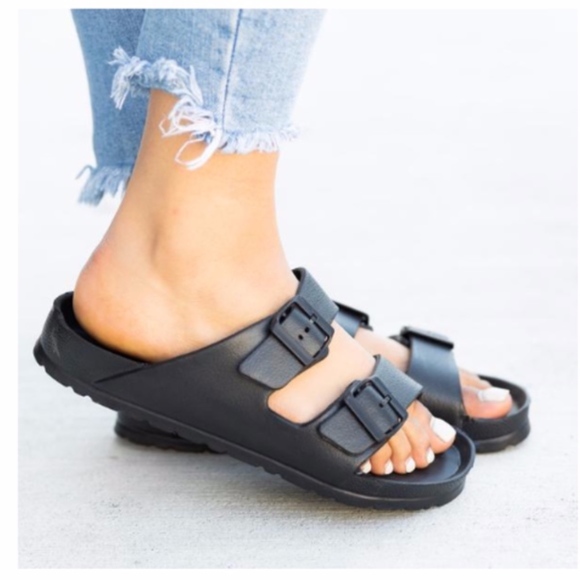 Slide on Vegan buckle flats - Picture 4 of 4